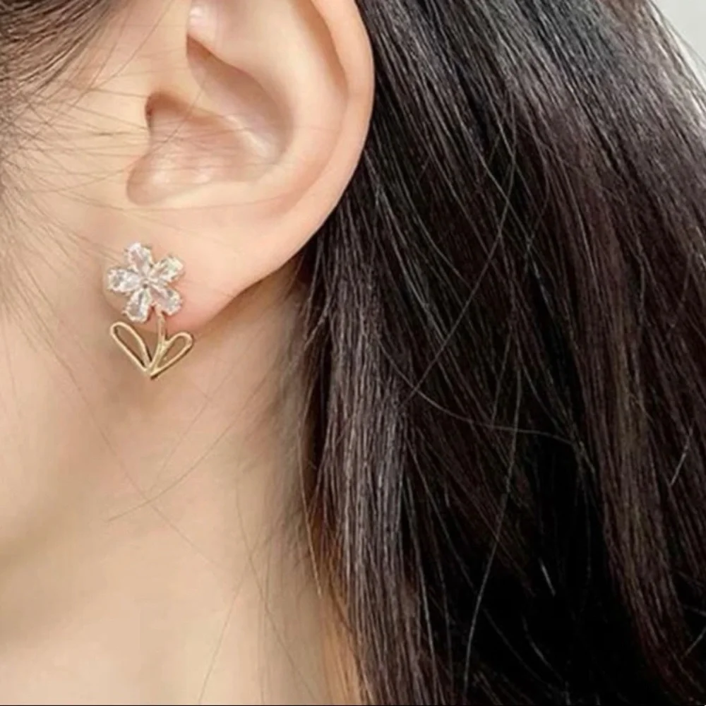 Rhinestone And Gold Flower Studs